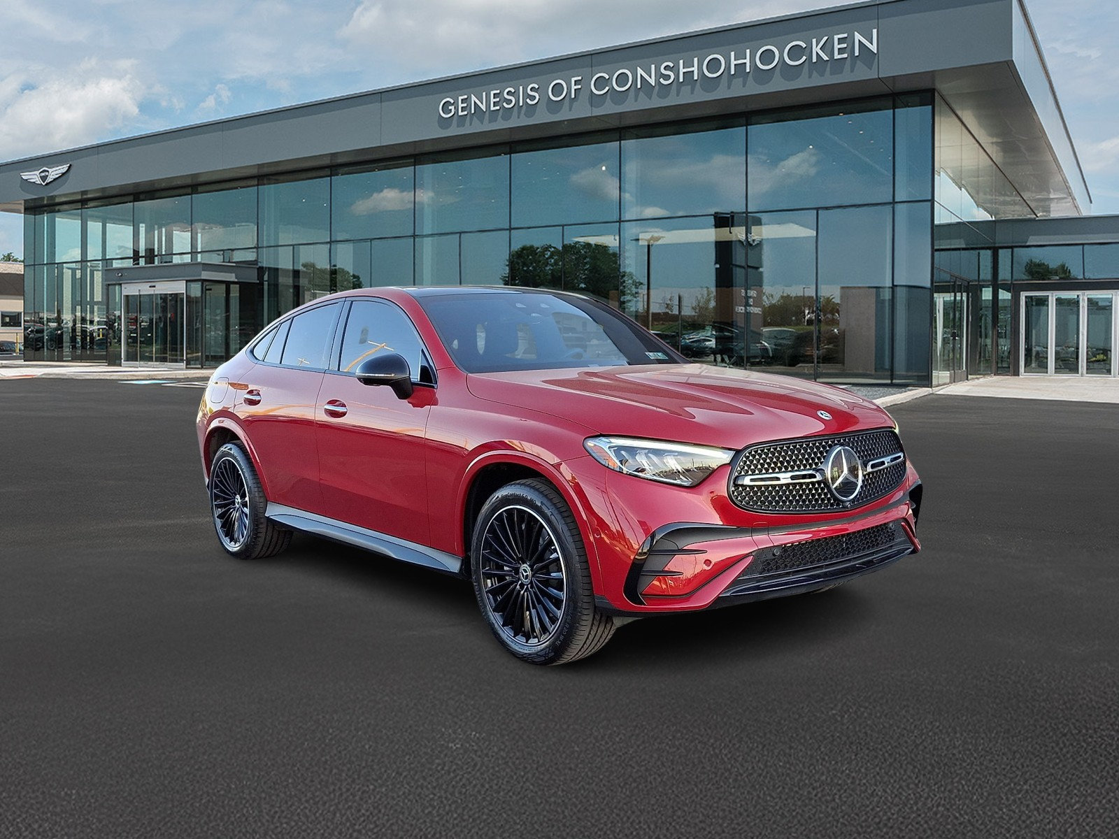Used 2024 Mercedes-Benz GLC 300 4MATIC image 2