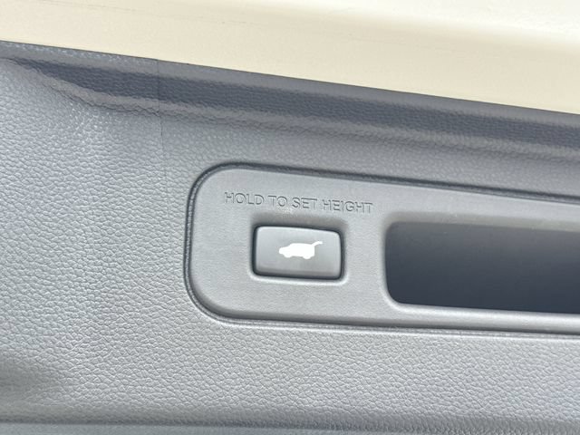 New 2025 Honda Pilot Touring image 18