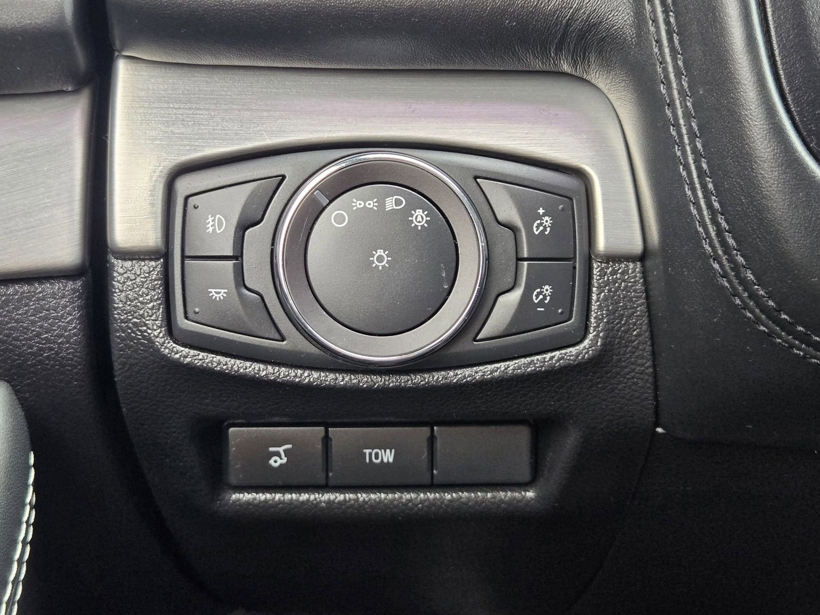 Used 2019 Ford Explorer Platinum AWD/4WD image 24