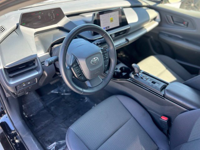 Used 2025 Toyota Prius LE FWD image 12