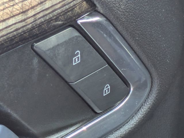 Used 2023 Chevrolet Silverado 1500 LT w/ Z71 Off-Road Package AWD/4WD image 25