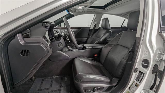 Used 2019 Lexus ES 350 w/ Premium Package FWD image 14