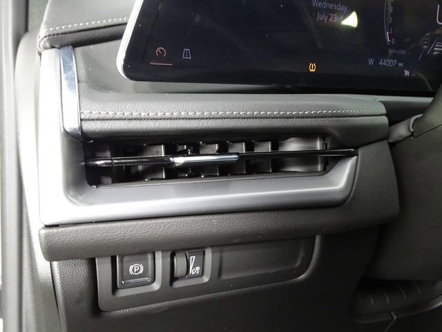 Used 2024 Cadillac XT4 Premium Luxury image 19