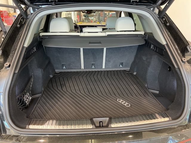 Used 2025 Audi Q5 Premium w/ Convenience Package AWD/4WD image 17