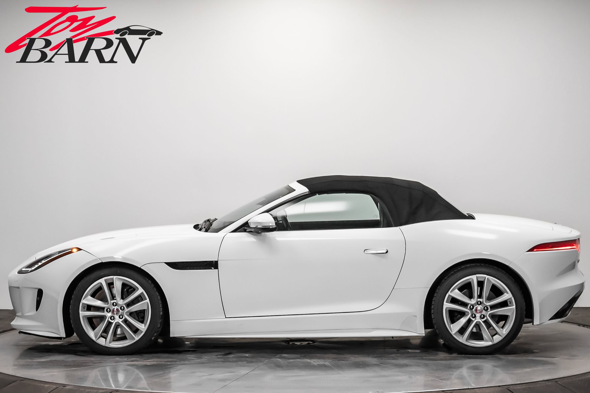 Used 2016 Jaguar F-TYPE S image 10