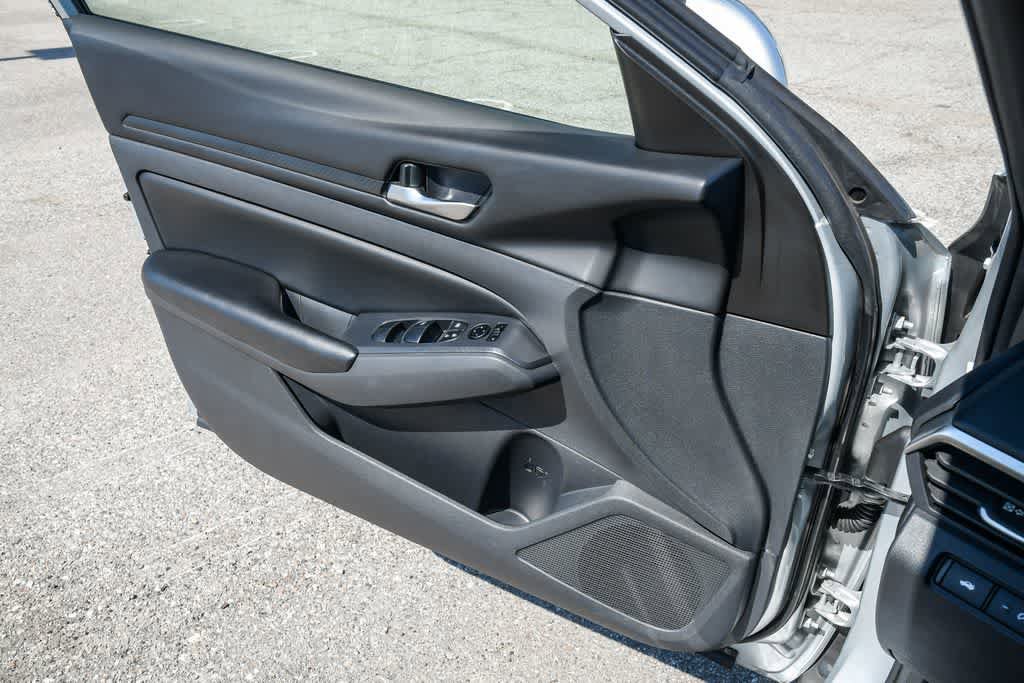 Used 2022 Nissan Altima 2.5 S FWD image 25