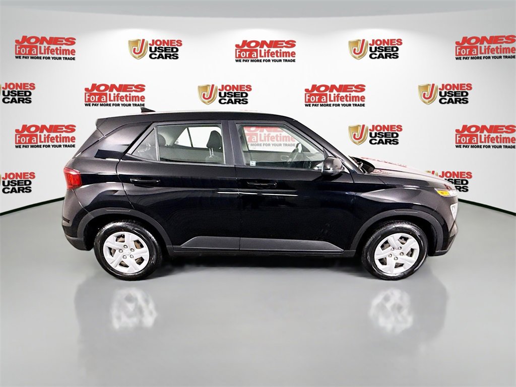 Used 2020 Hyundai Venue SE image 15