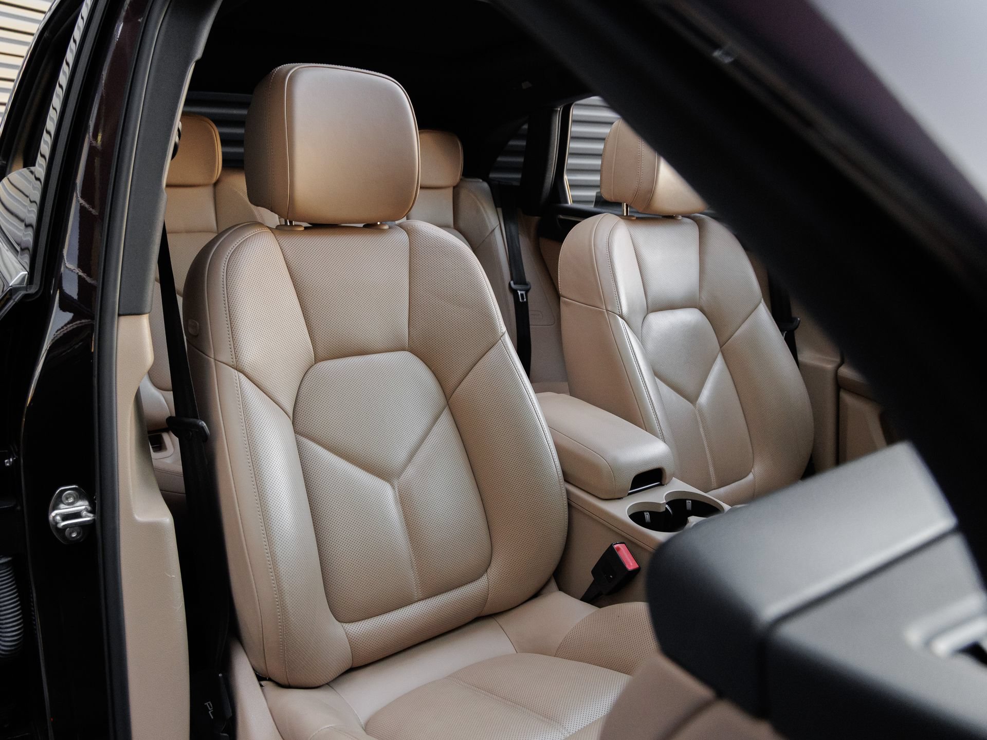 Certified 2021 Porsche Macan S AWD/4WD image 33