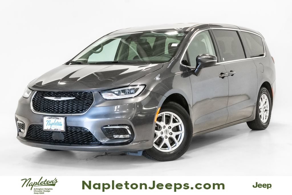 Used 2023 Chrysler Pacifica Touring-L FWD image 1