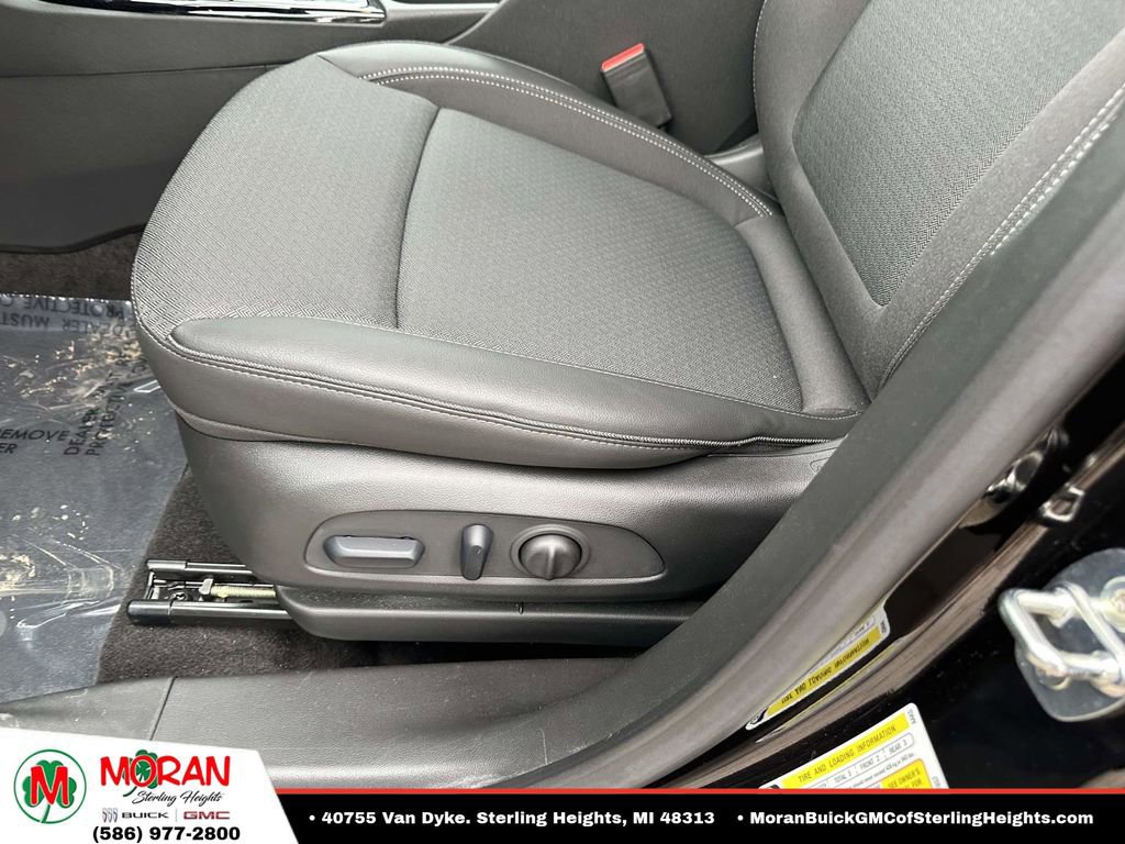 Used 2023 Buick Encore GX Select w/ Sport Touring Package FWD image 18