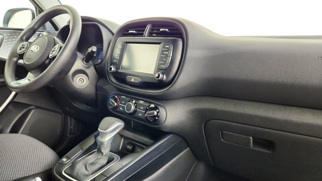 Used 2021 Kia Soul LX FWD image 26