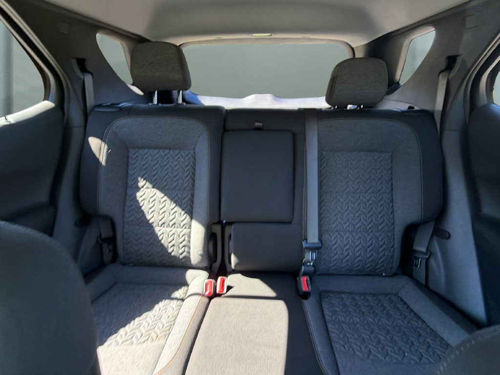 Used 2023 Chevrolet Equinox LT FWD image 32