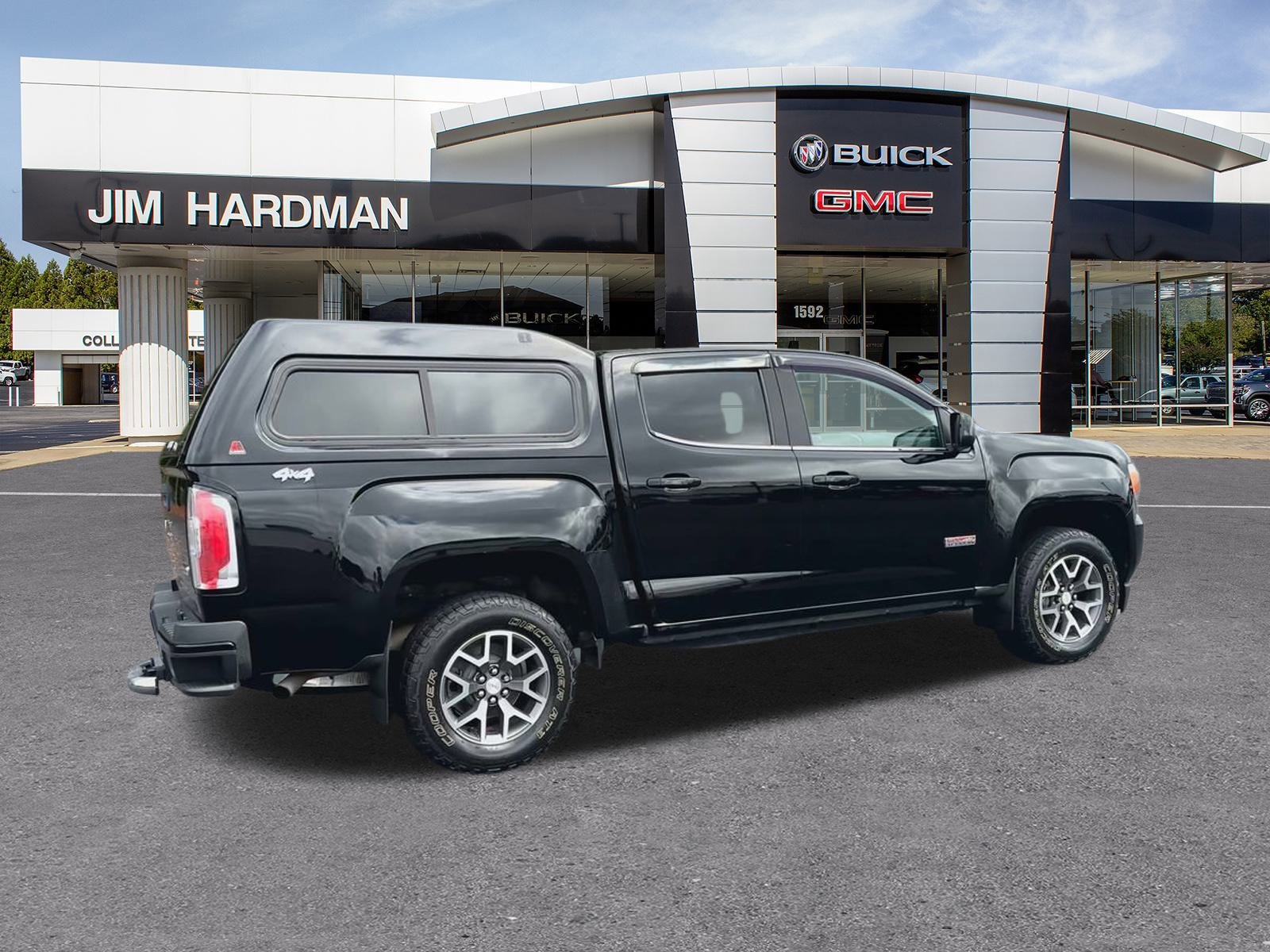Used 2017 GMC Canyon SLE w/ All Terrain Package image 2