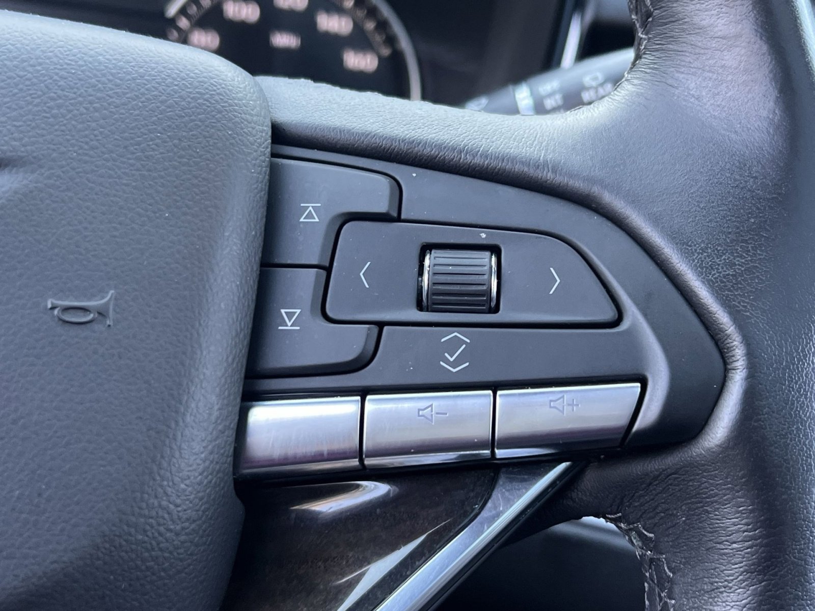 Used 2023 Cadillac XT6 Premium Luxury AWD/4WD image 37