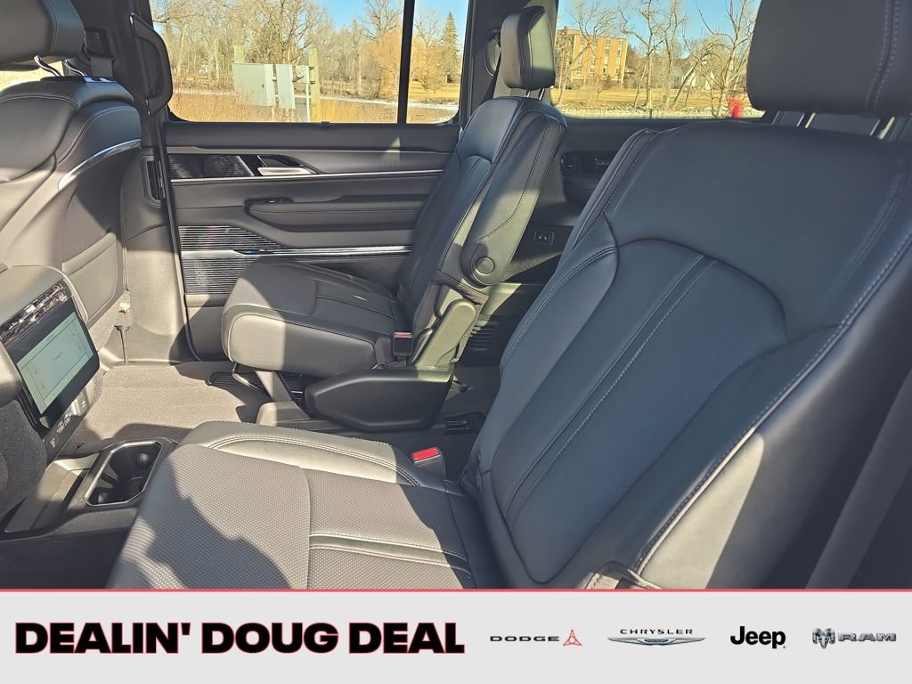 New 2026 Jeep Grand Wagoneer L Summit w/ Premium Group III image 25