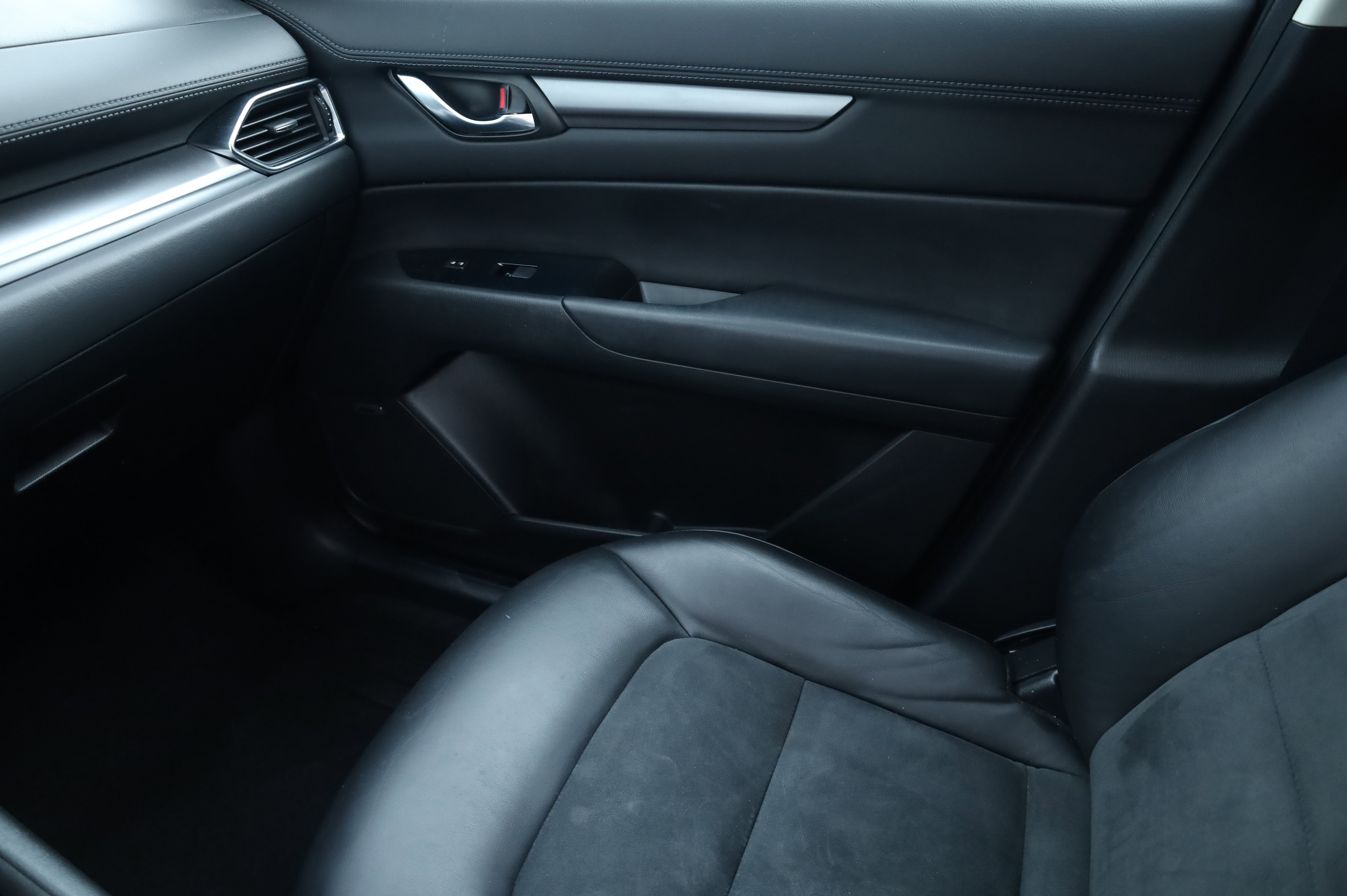 Used 2017 MAZDA CX-5 Touring w/ Preferred Equipment Package image 12