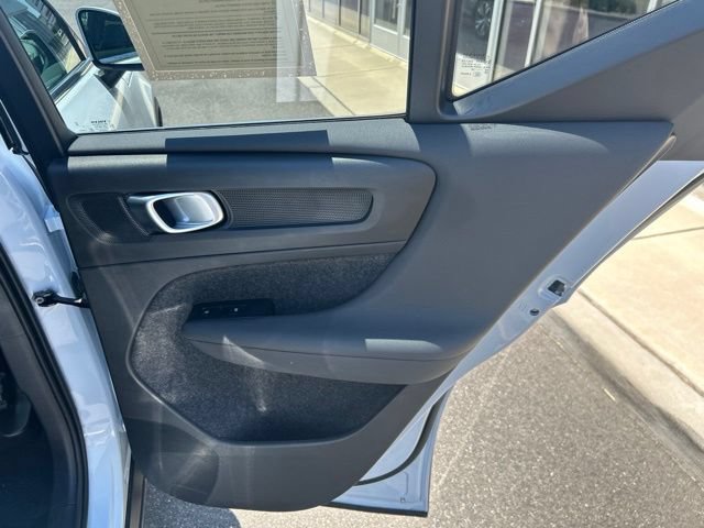 Used 2025 Volvo XC40 B5 Core AWD/4WD image 12