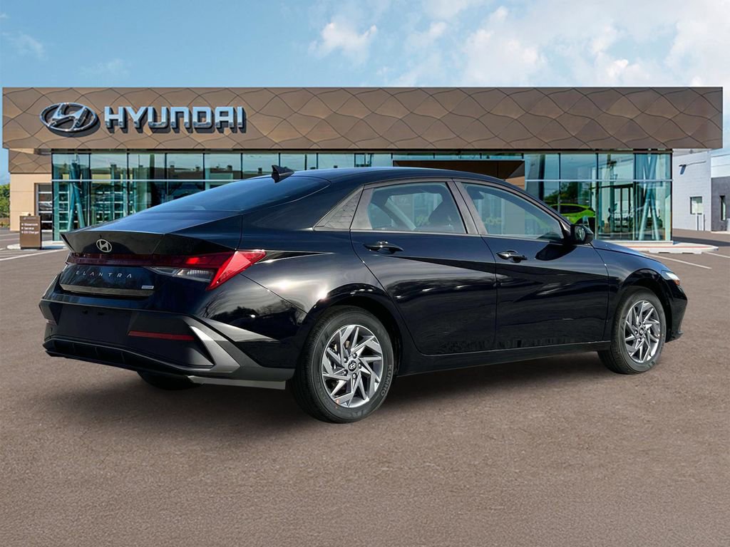 New 2025 Hyundai Elantra Blue image 8