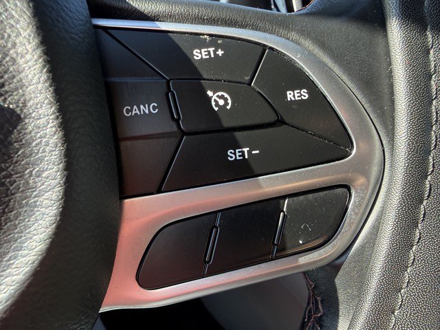 Used 2017 Chrysler Pacifica Touring-L FWD image 23