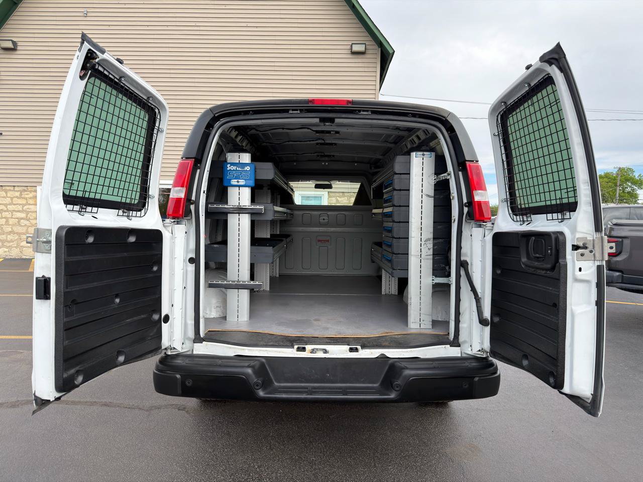 Used 2022 Chevrolet Express 2500 w/ Safety Package RWD image 30
