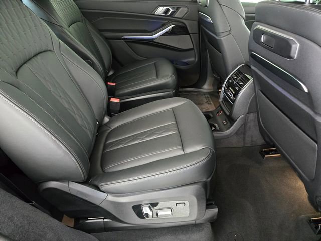 Used 2026 BMW X7 M60i image 17