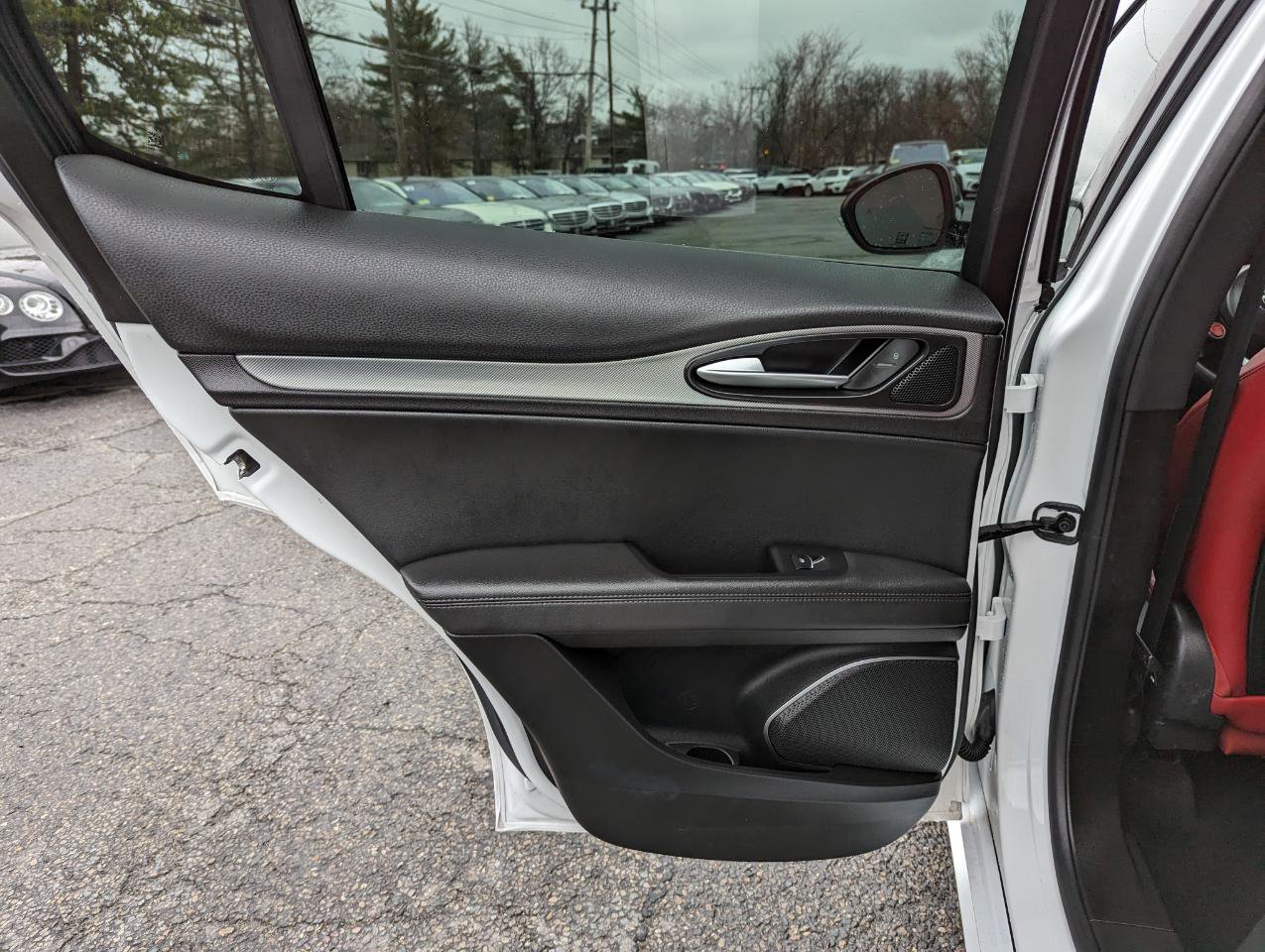 Used 2022 Alfa Romeo Stelvio Veloce image 36