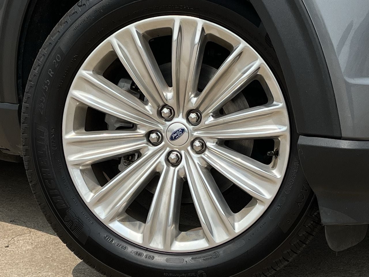 Used 2024 Ford Explorer Limited w/ Limited Technology Package RWD image 29