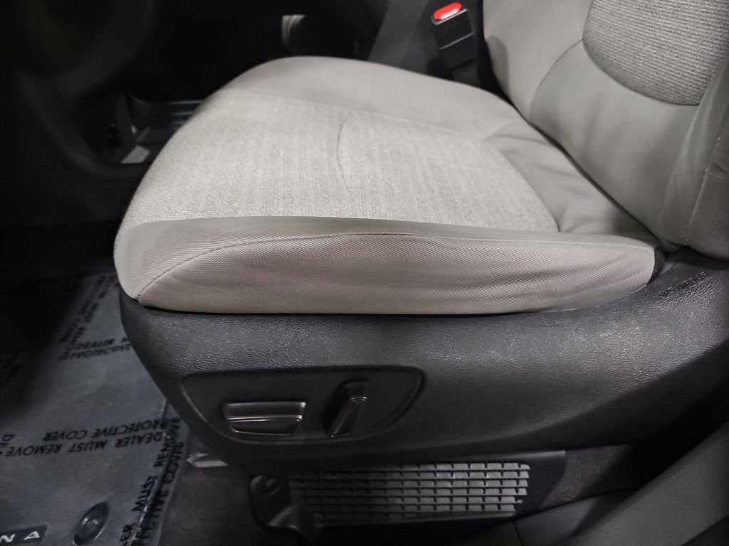 Certified 2024 Toyota Sienna LE image 17