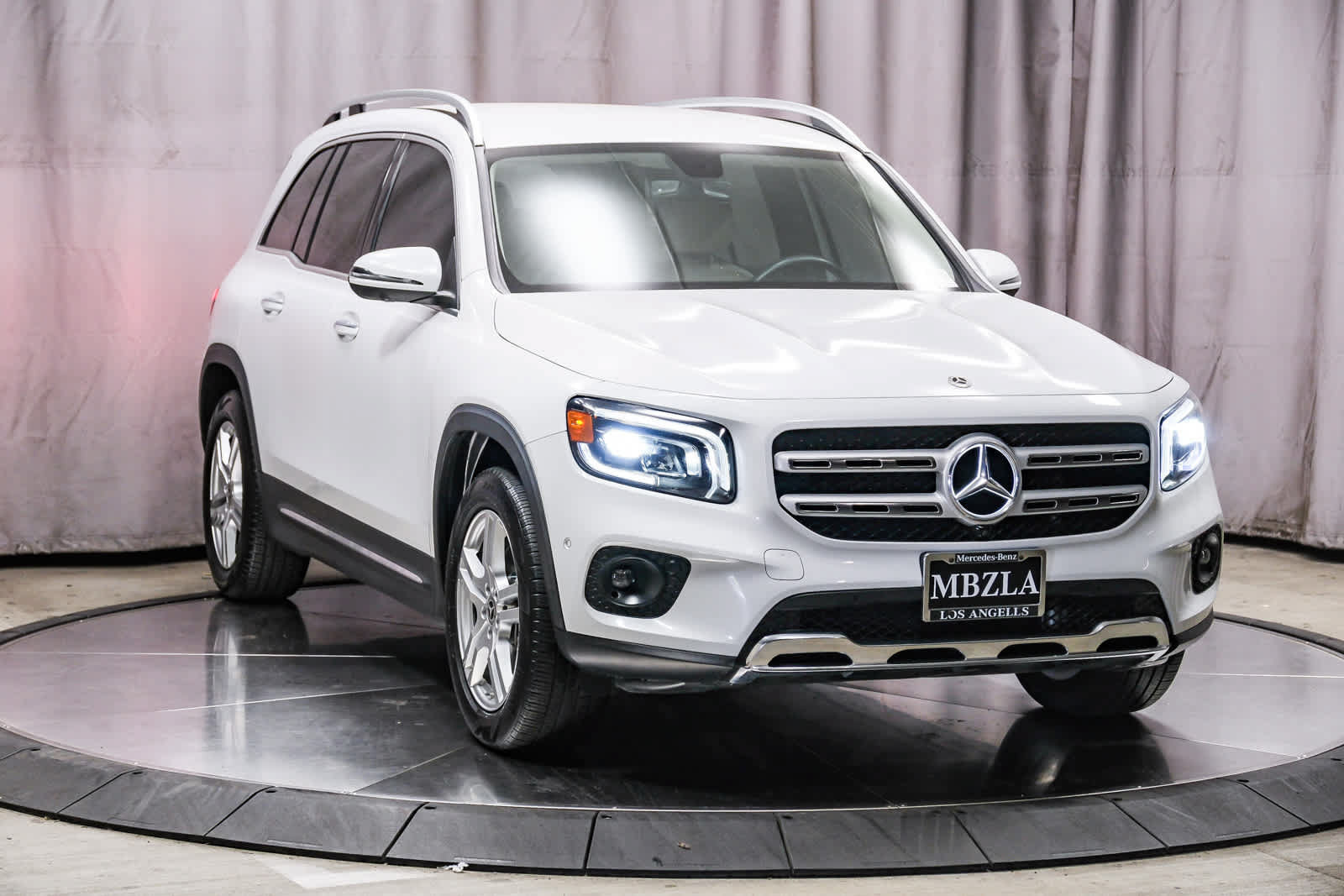 Used 2022 Mercedes-Benz GLB 250 4MATIC image 5