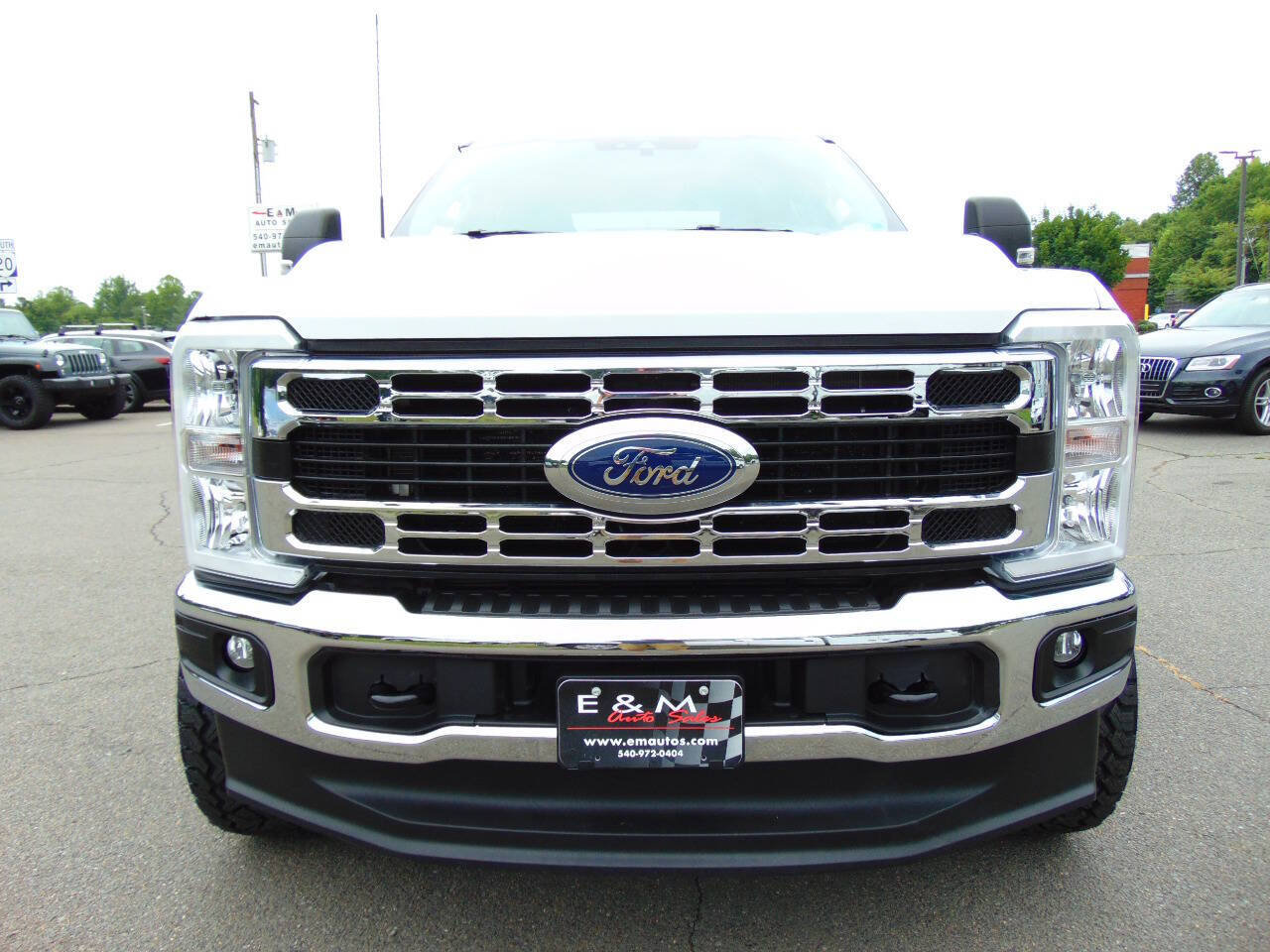 Used 2025 Ford F250 XLT AWD/4WD image 3