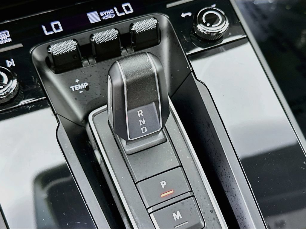 Certified 2023 Porsche 911 Carrera T RWD image 19