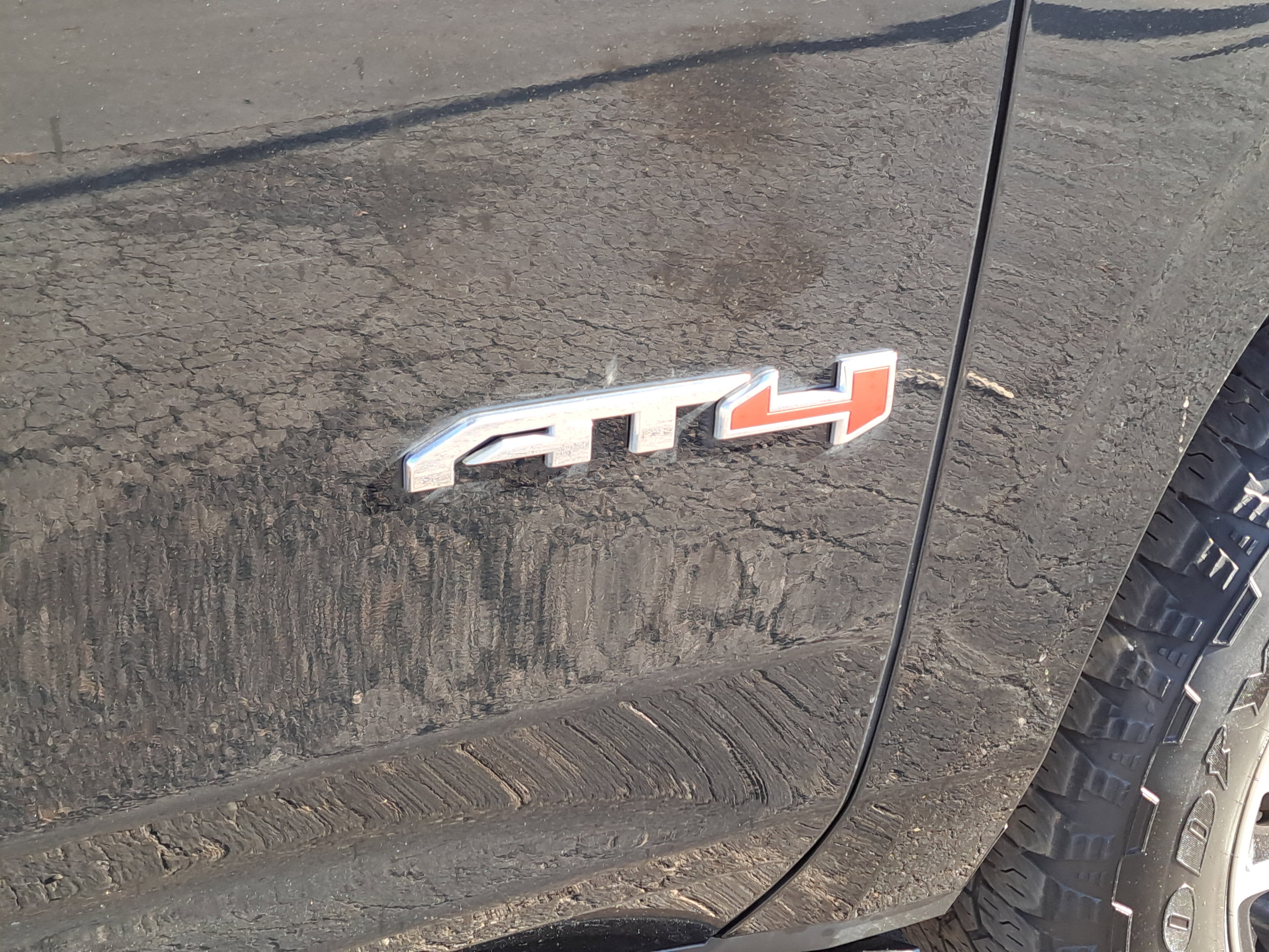 Used 2023 GMC Yukon AT4 w/ AT4 Premium Package image 6