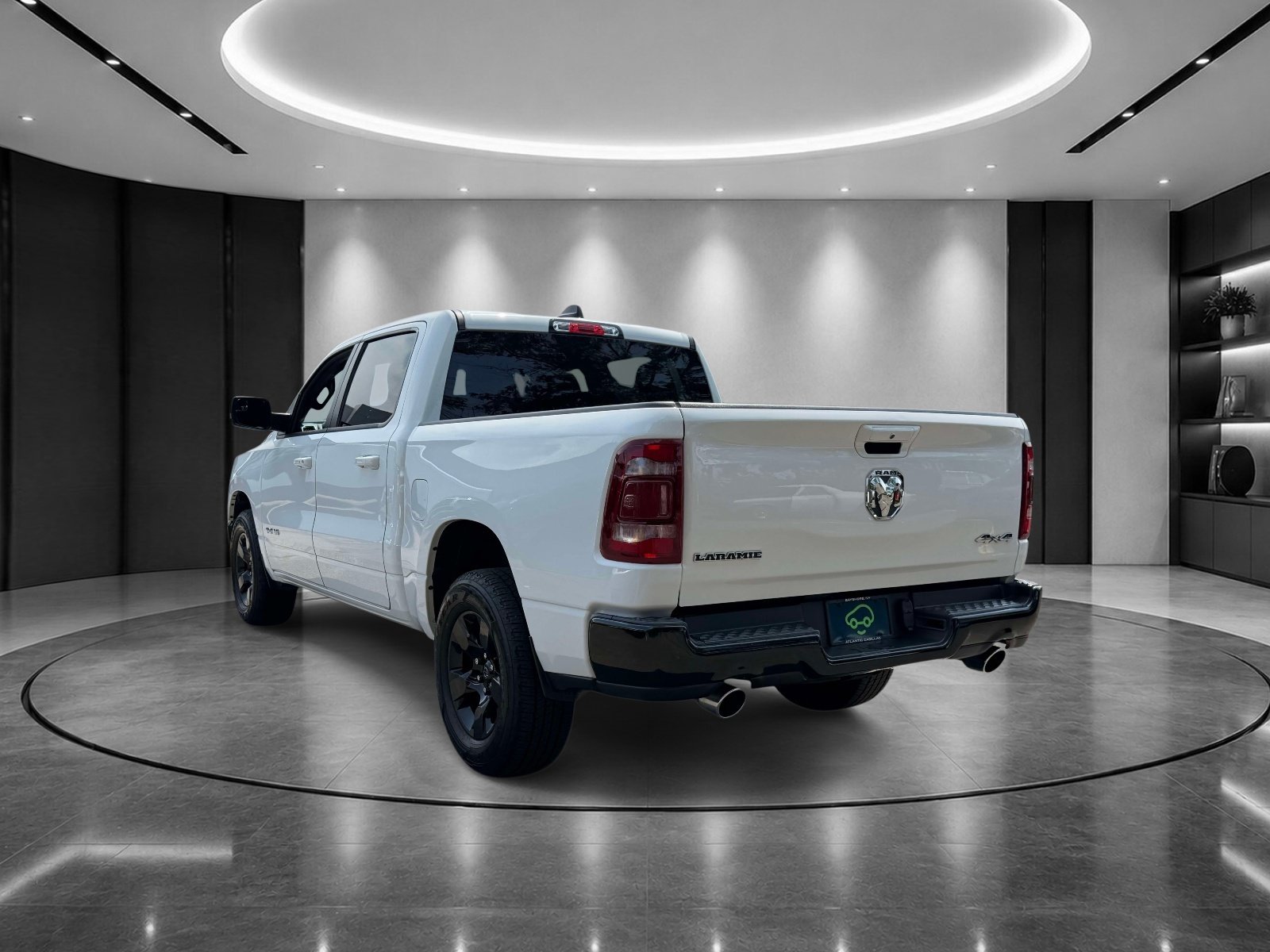 Used 2024 RAM 1500 Laramie AWD/4WD image 4