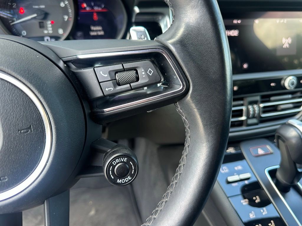 Certified 2023 Porsche Macan AWD/4WD image 17