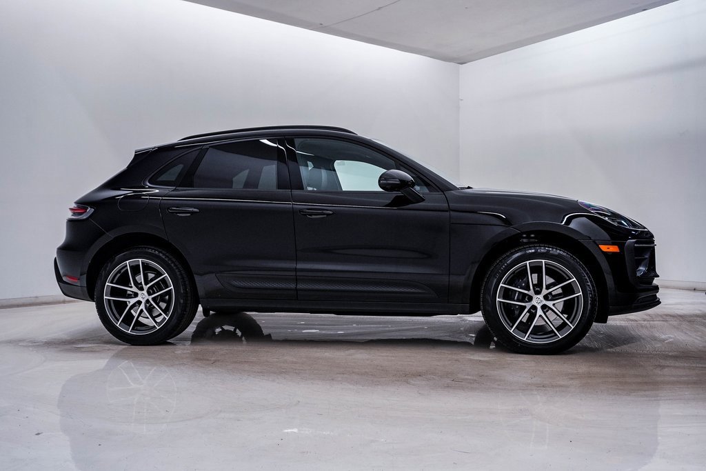 Certified 2025 Porsche Macan image 9