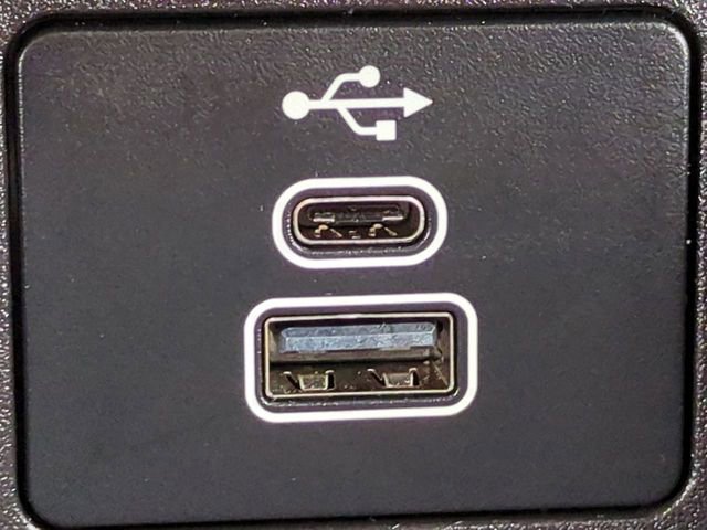 Used 2025 Ford Escape SE w/ PHEV Premium Package image 24