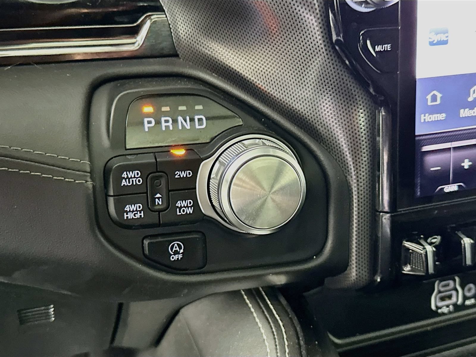 Used 2025 RAM 1500 Limited AWD/4WD image 18