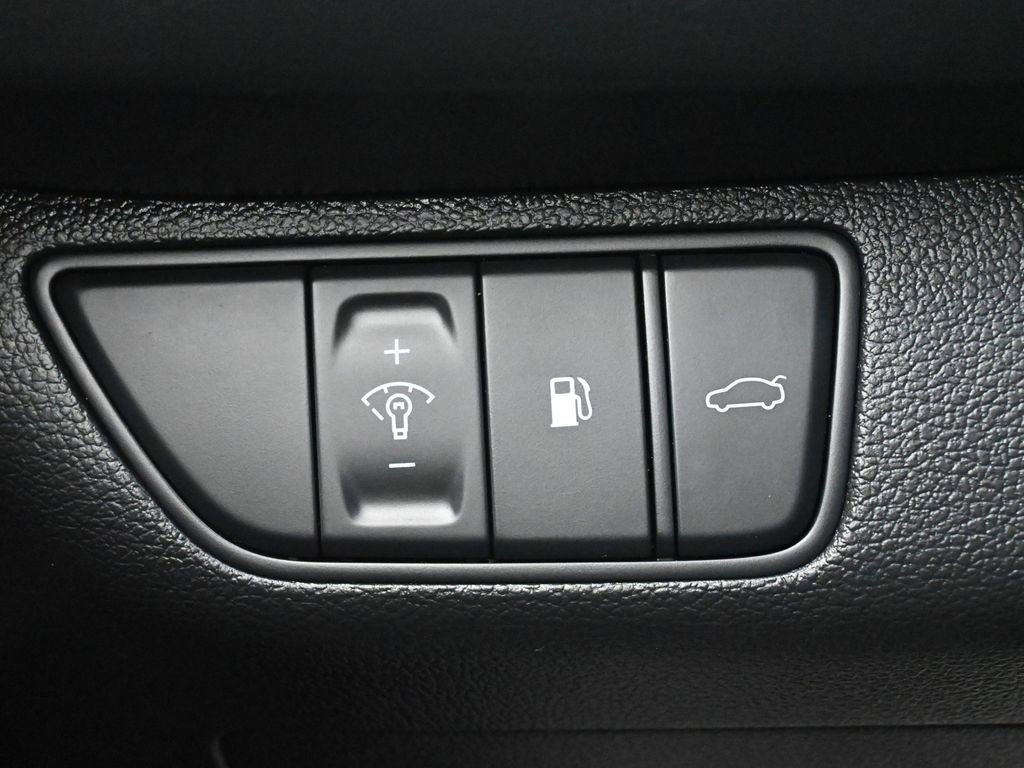 Used 2022 Genesis G70 2.0T image 20