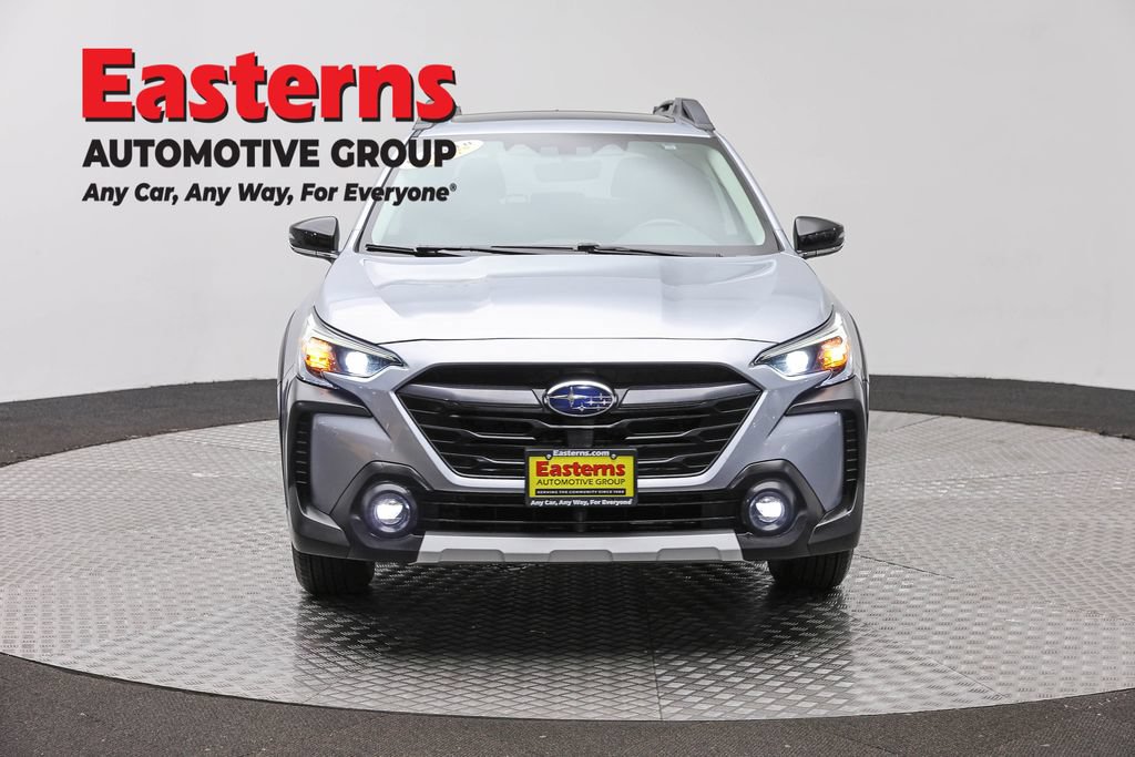 Used 2023 Subaru Outback Limited AWD/4WD image 2
