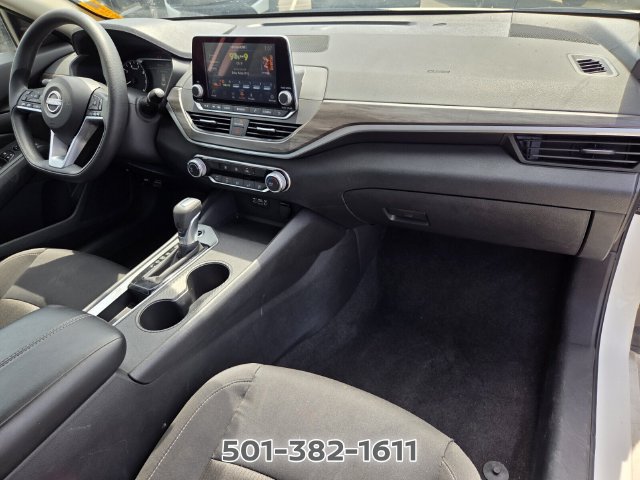 Used 2025 Nissan Altima 2.5 SV FWD image 17
