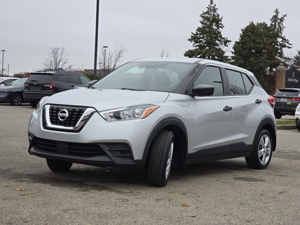 Used 2020 Nissan Kicks S image 12