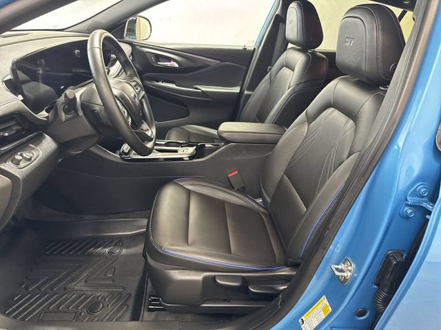 Certified 2025 Buick Envista Sport Touring FWD image 10