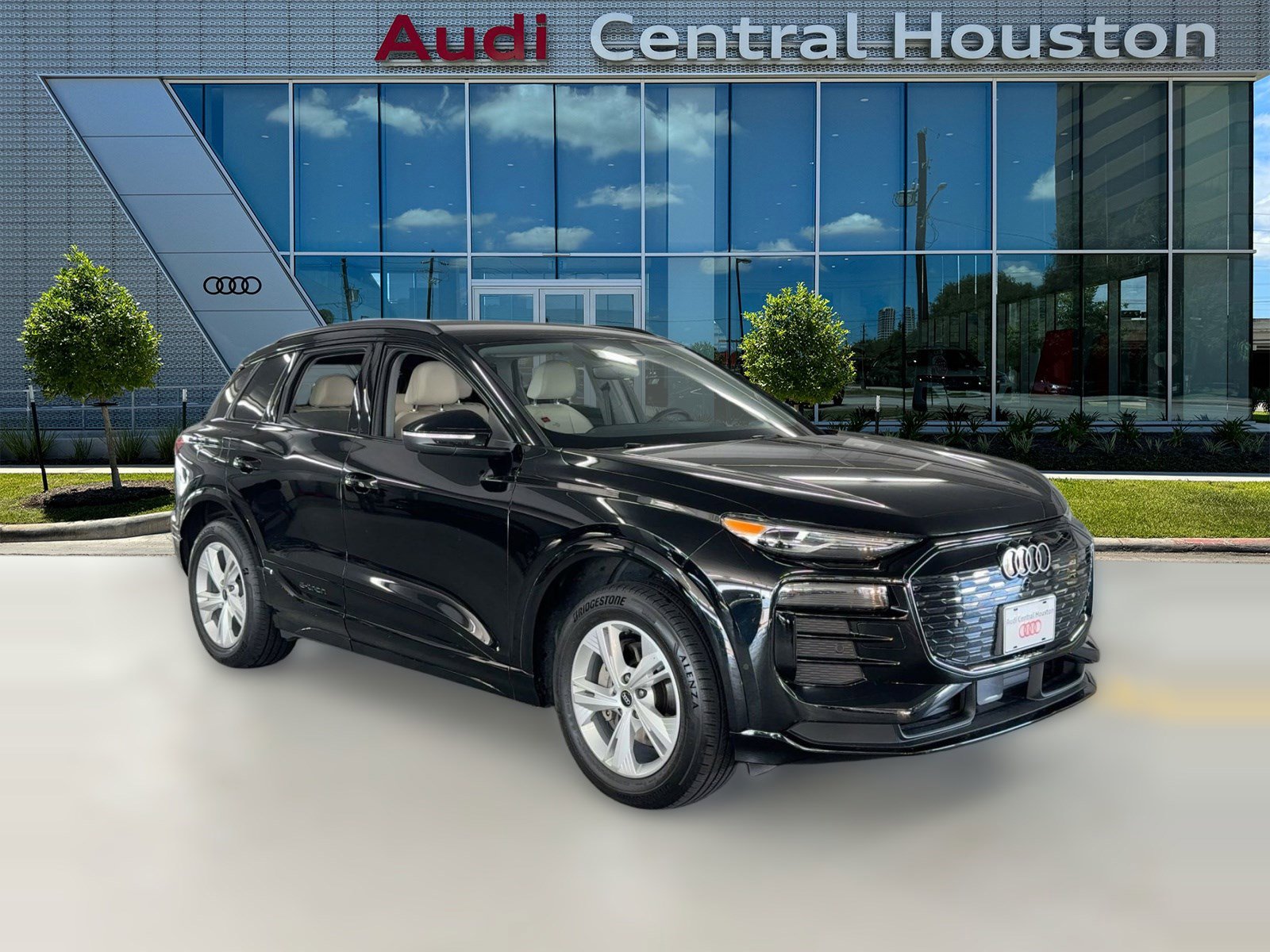 Used 2025 Audi Q6 e-tron Premium w/ Convenience Package image 6