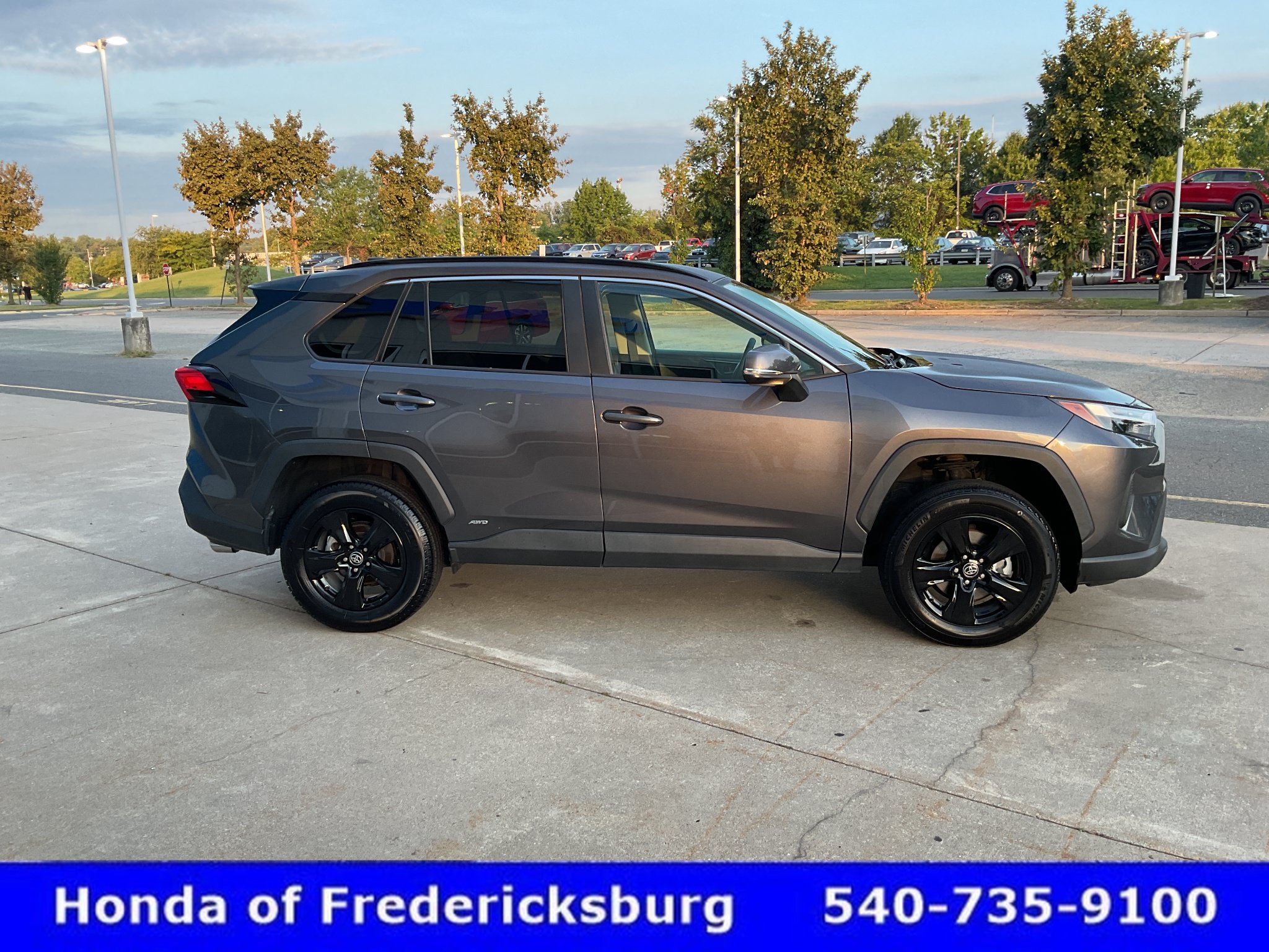 Used 2024 Toyota RAV4 XLE AWD/4WD image 7