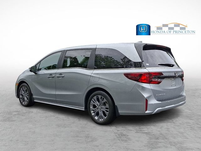 Certified 2025 Honda Odyssey Touring image 4