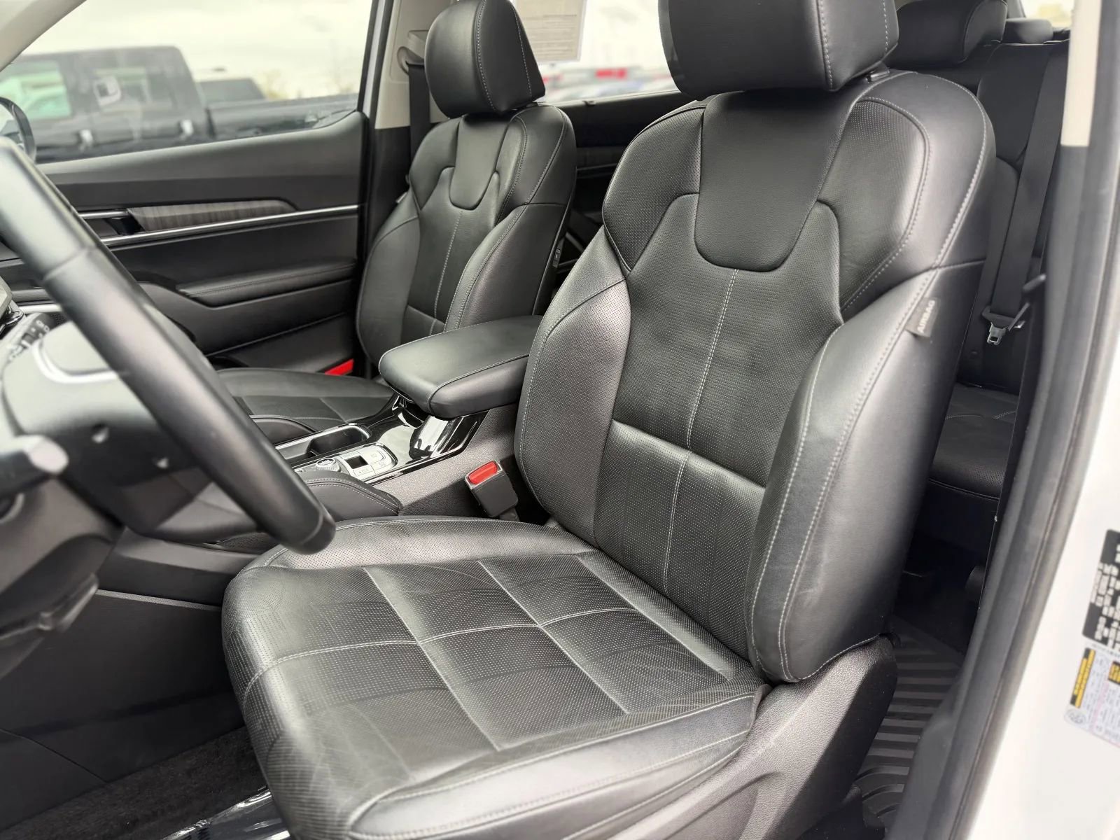 Used 2024 Kia Telluride EX image 15