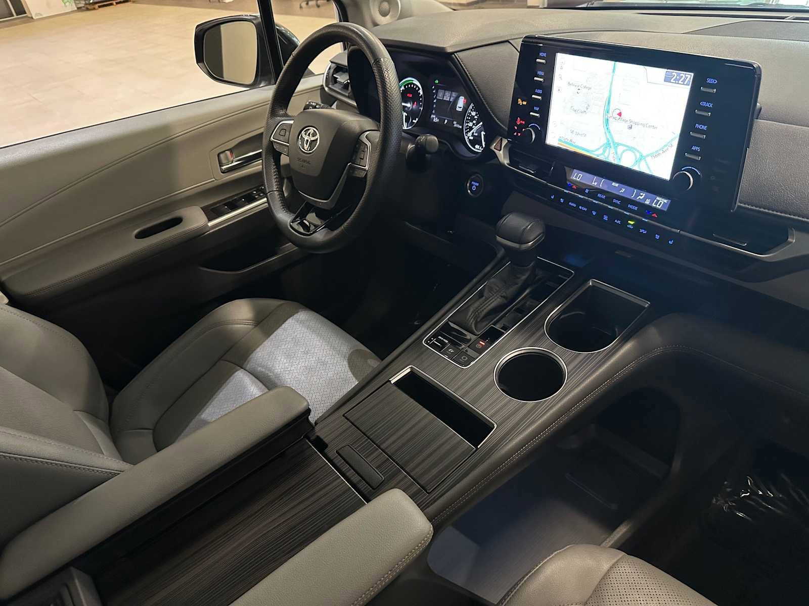 Certified 2021 Toyota Sienna Limited image 30