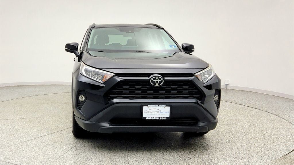 Used 2019 Toyota RAV4 XLE image 2