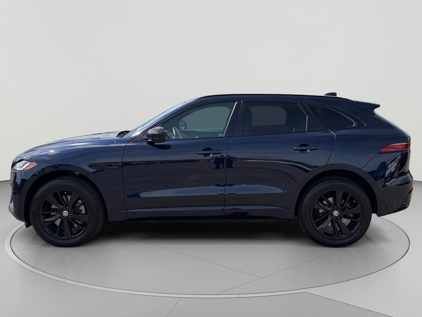 Certified 2026 Jaguar F-PACE R-Dynamic S AWD/4WD image 2