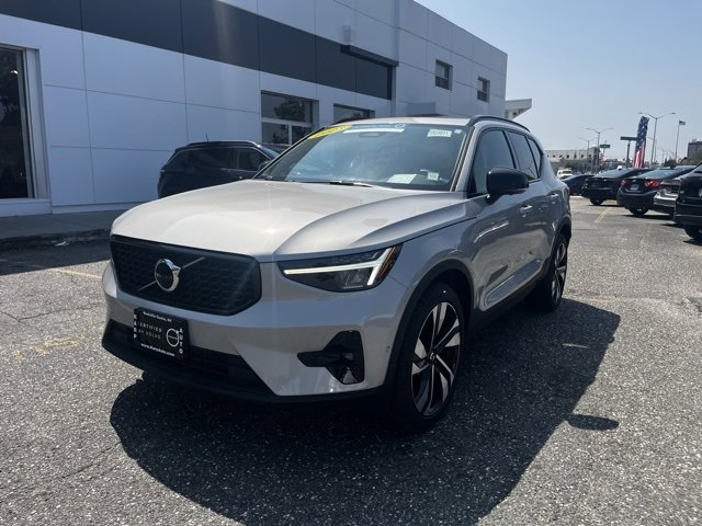 Certified 2023 Volvo XC40 B5 Plus w/ Protection Package Premier image 7